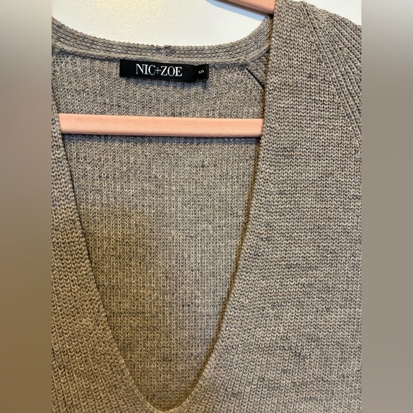 NIC+ZOE Women's V-Neck Sweater in Taupe - Picture 2 of 3